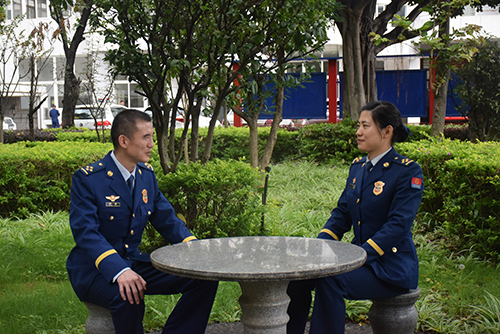 “双消”家庭的“火焰蓝”答卷.jpg “双消”家庭的“火焰蓝”答卷.jpg